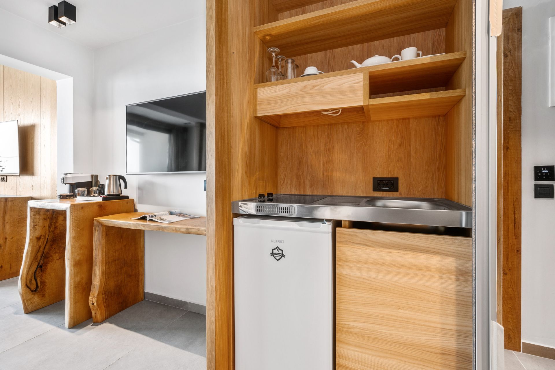 Emily’s Luxury Suites - SUISV - 8