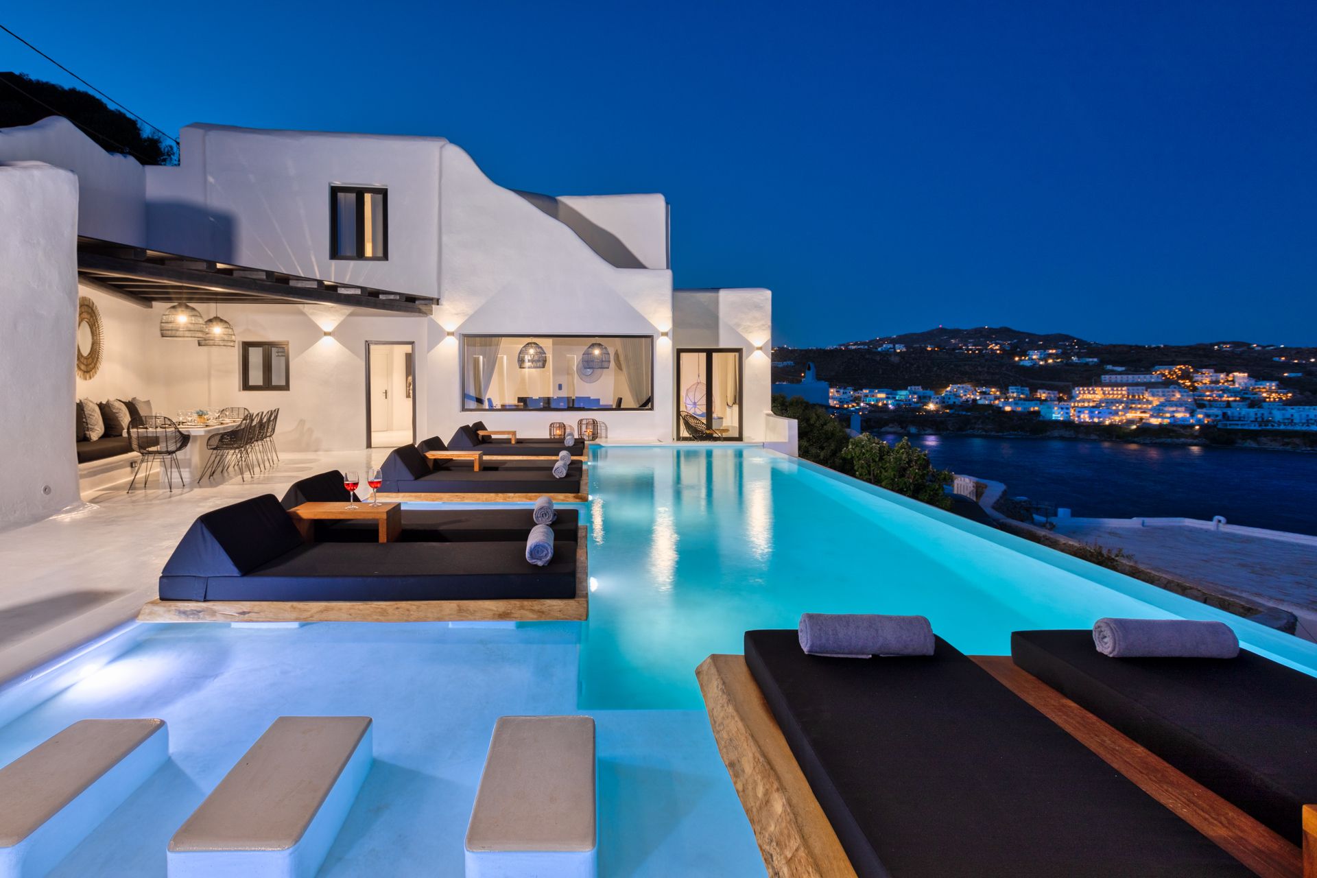 Black Villa I