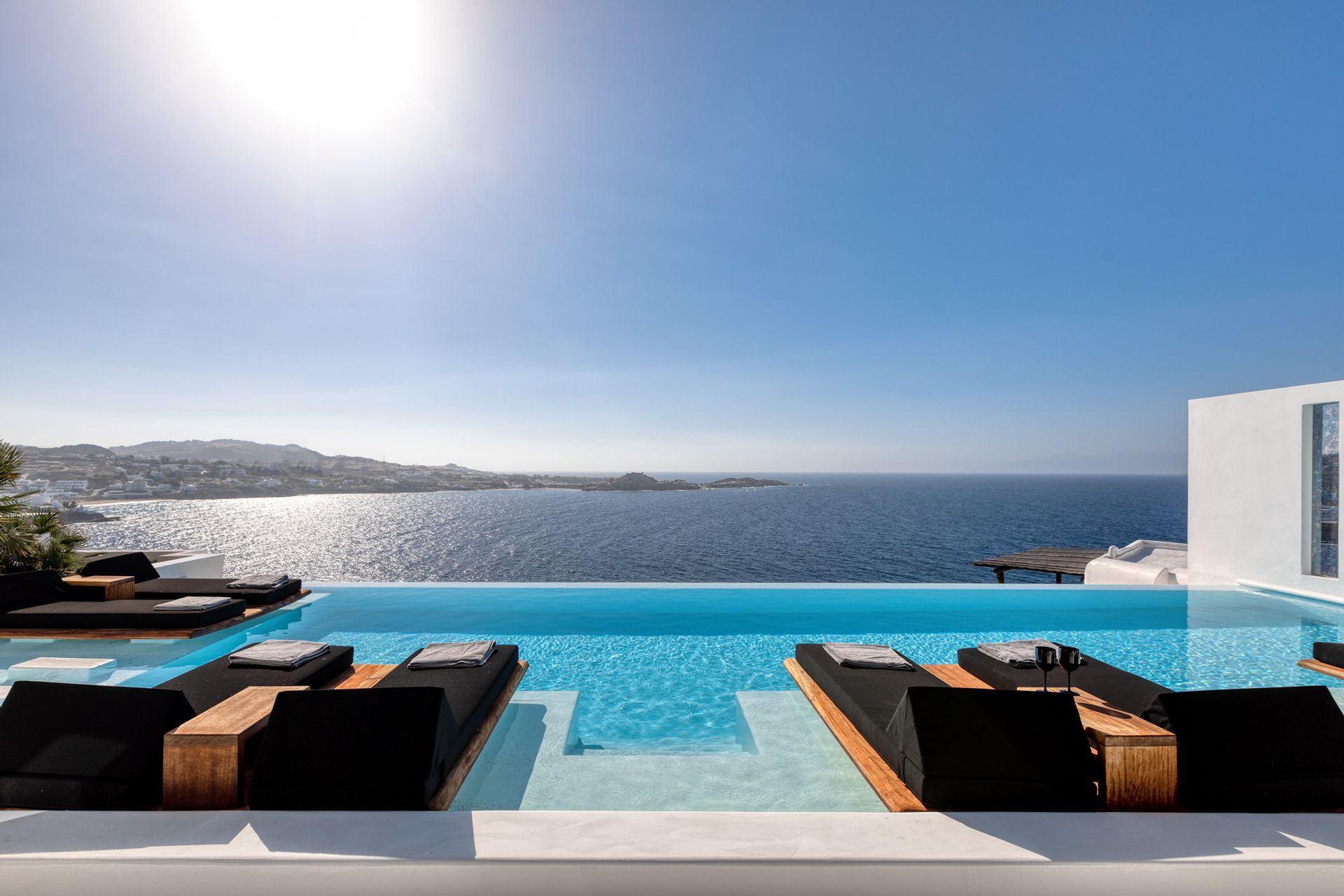 Black Villa II
