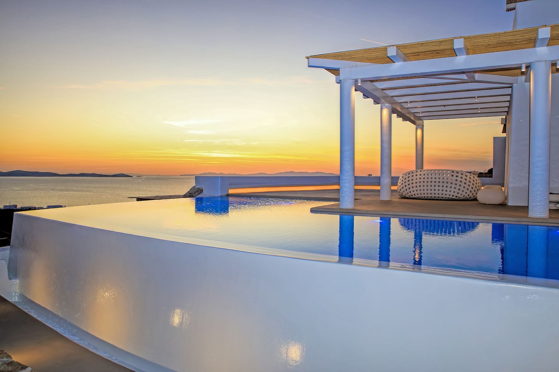 Mykonos Feelings - VOGUE - 13