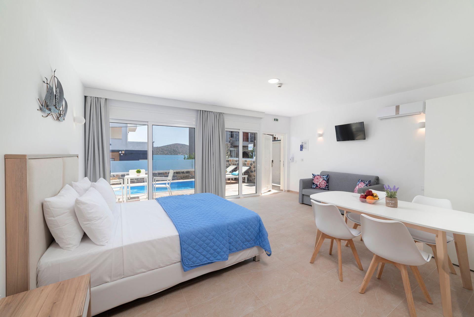 Deluxe Suite with Private Pool SV (Kalliopi)