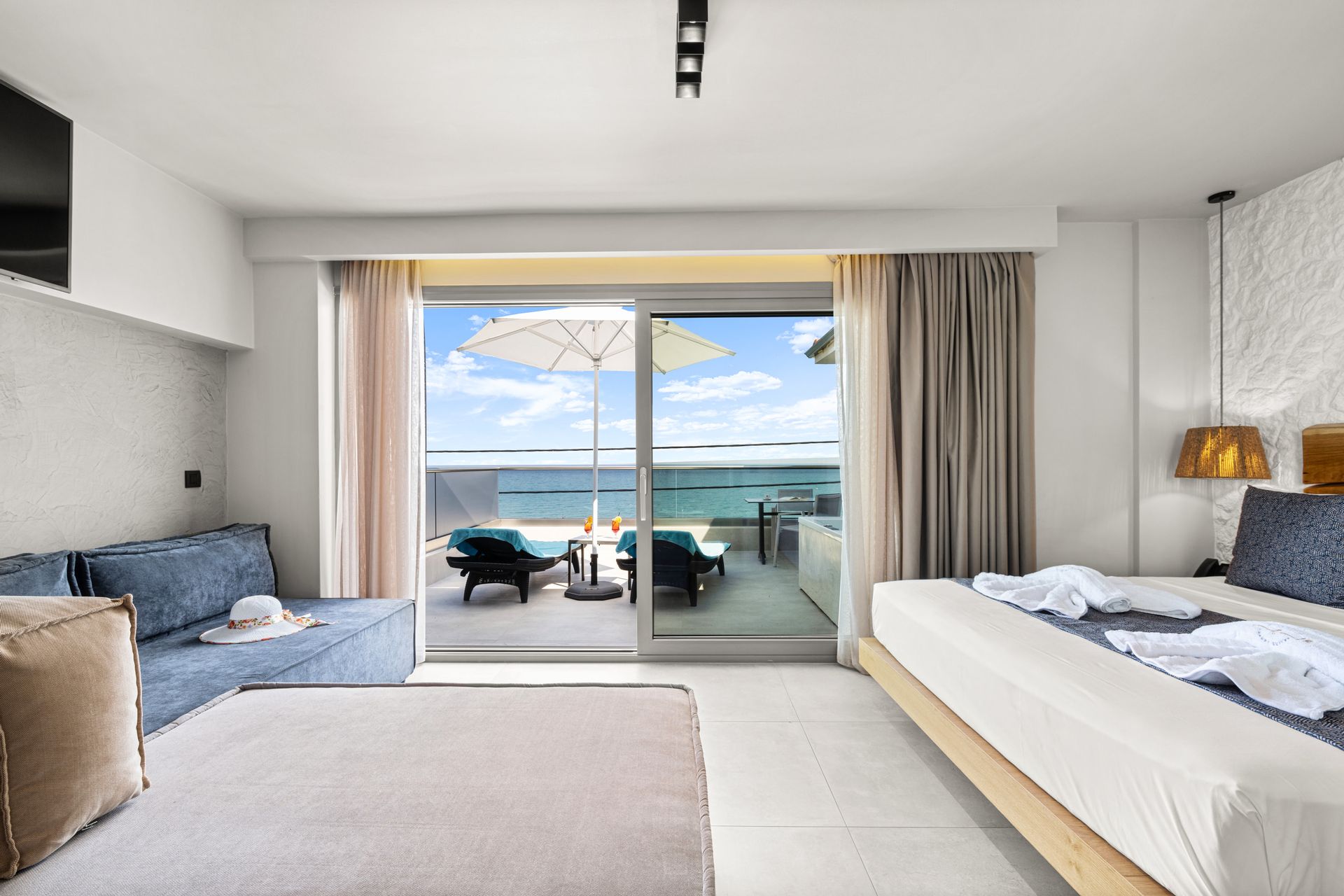 Junior Suite Sea View with Jacuzzi
