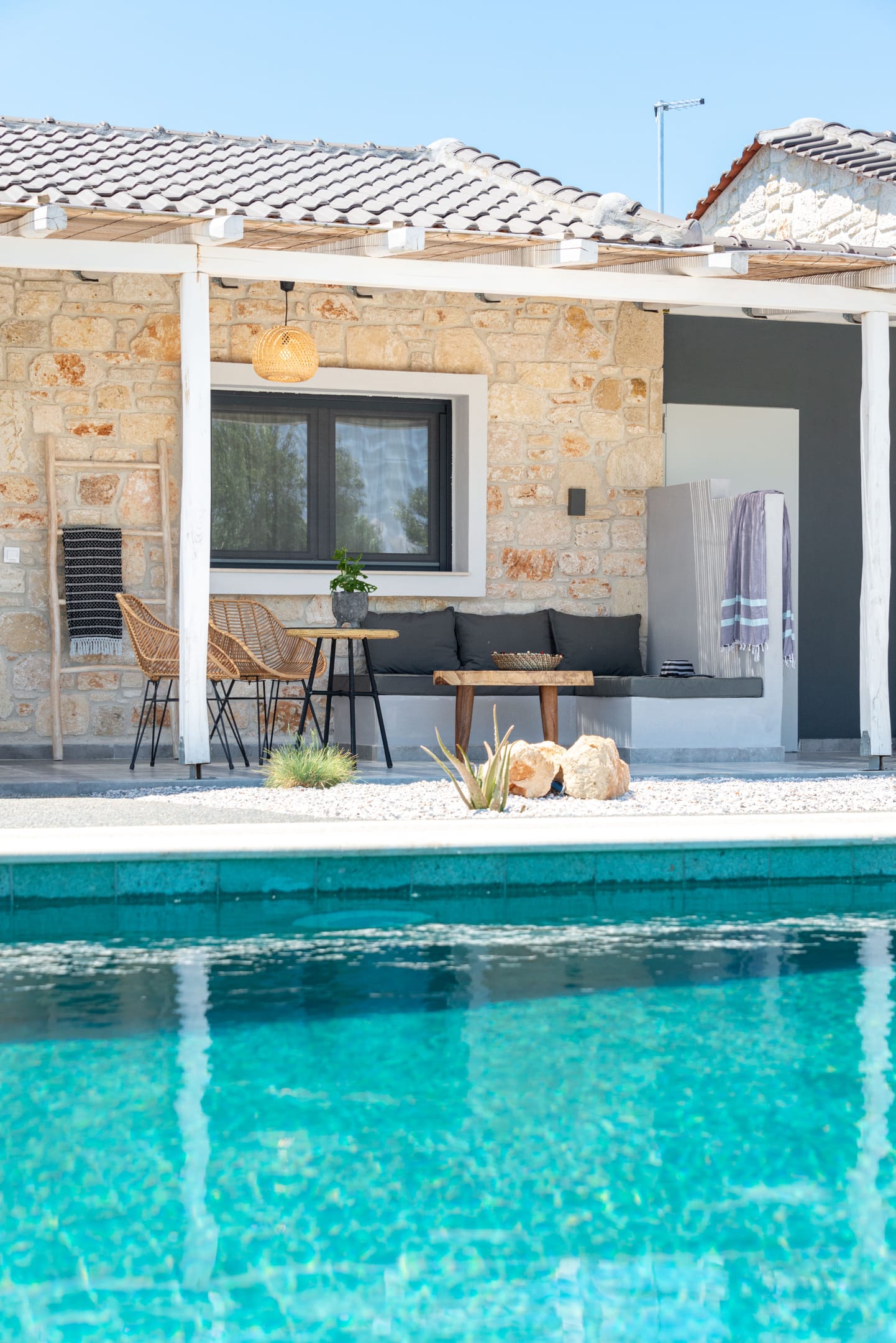 “Four Olives” Luxury Rooms –  Regalis Afitos