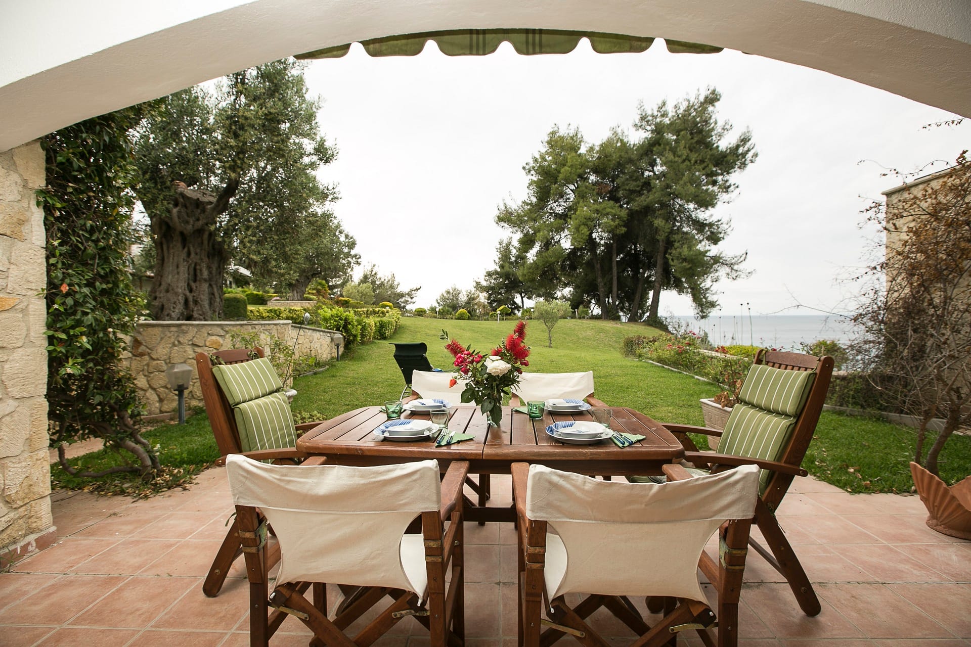 Blue Crab- Beachfront House in Kalandra