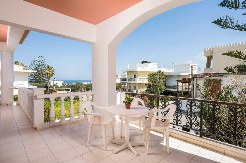 Apartment 1 with veranda sea view and mountain view