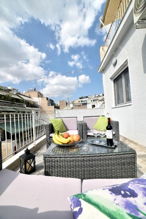 Central Athens Studios - SUPAPT - 17