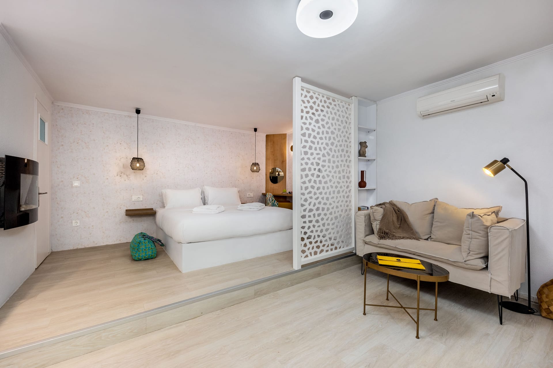 Seaside Nestie Openspace Apartment with Garden