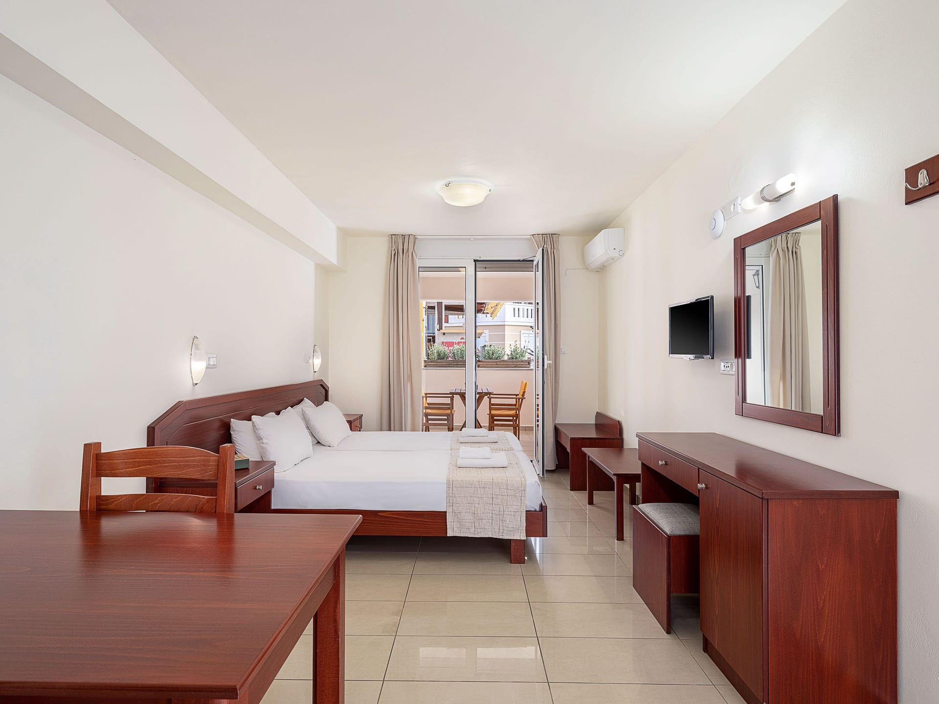 Artemis Apartments - BUDGET - 2
