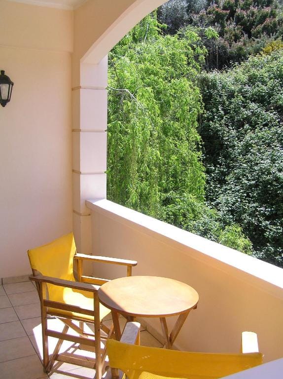 Artemis Apartments - STUDIO - 4
