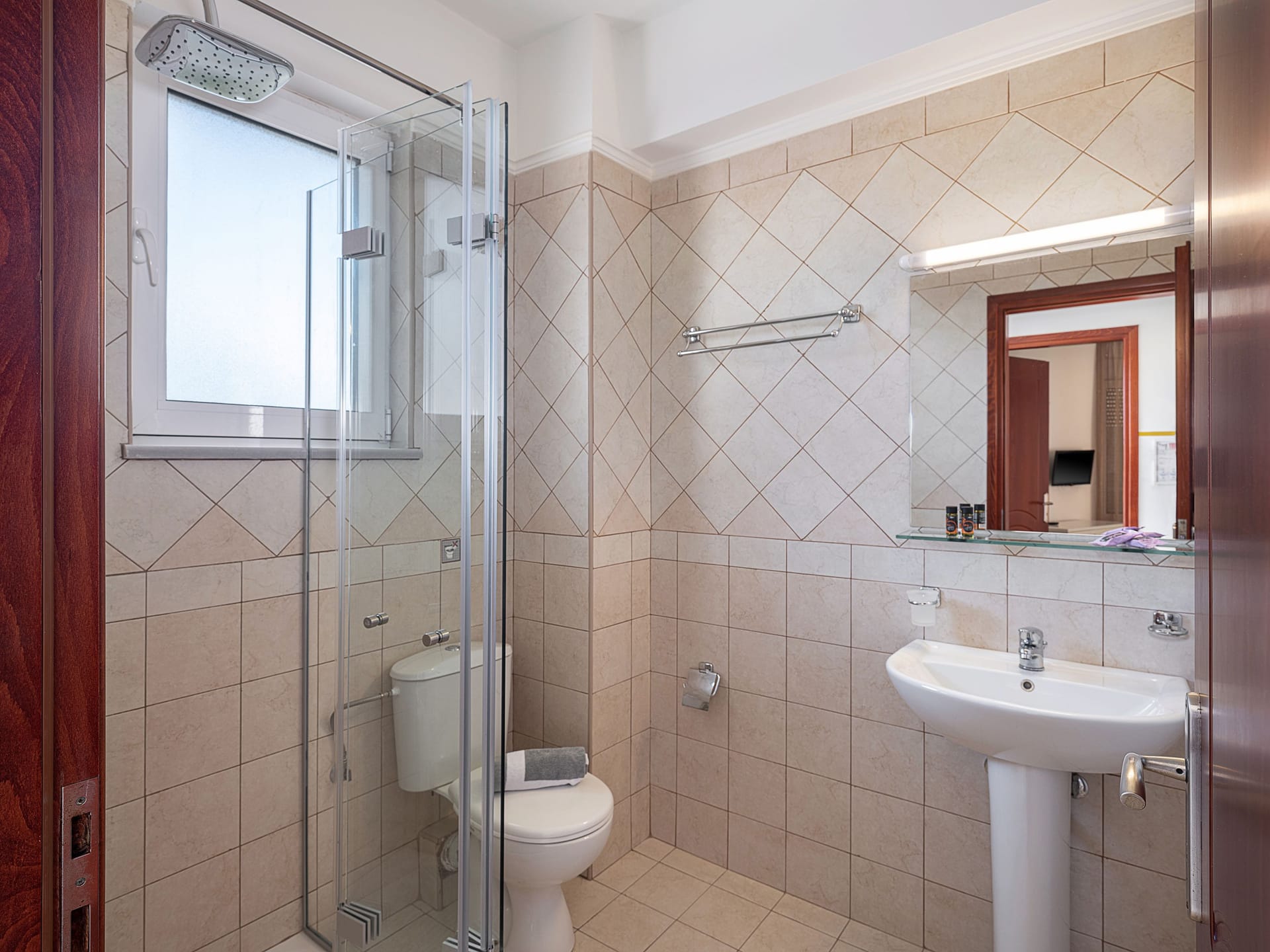Artemis Apartments - DLXST - 19
