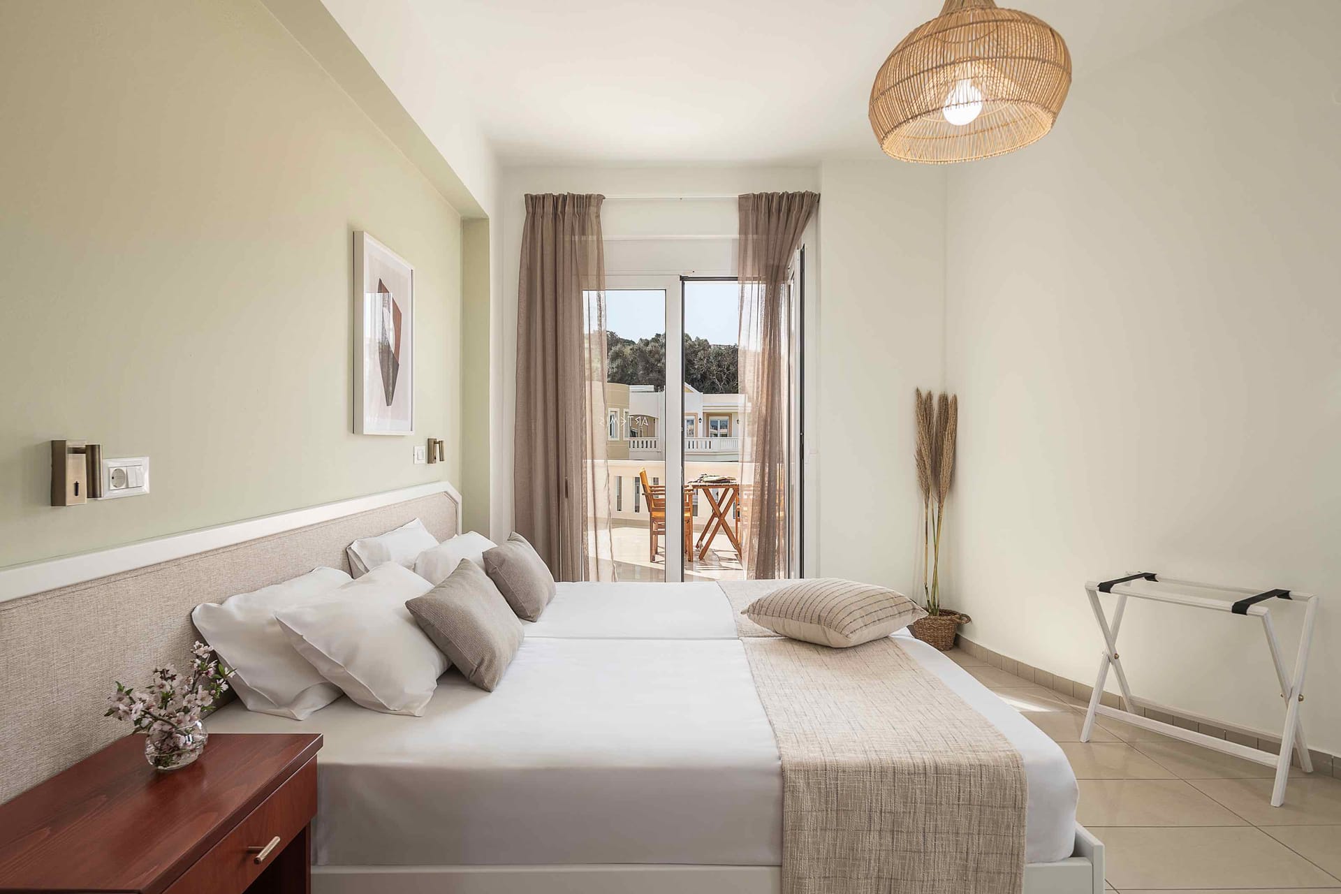 Artemis Apartments - DLXST - 2