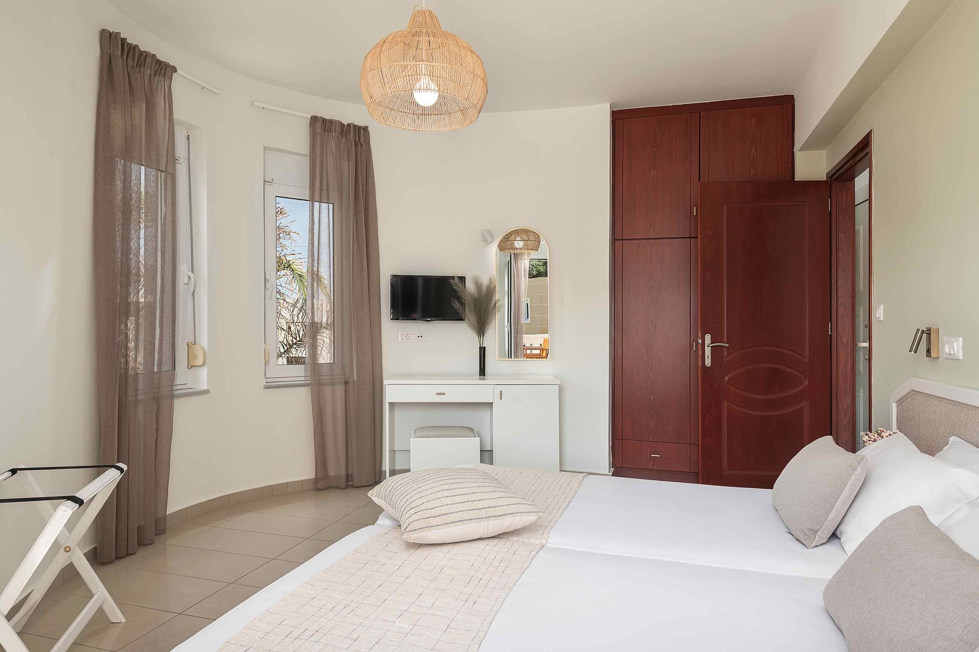 Artemis Apartments - DLXST - 5
