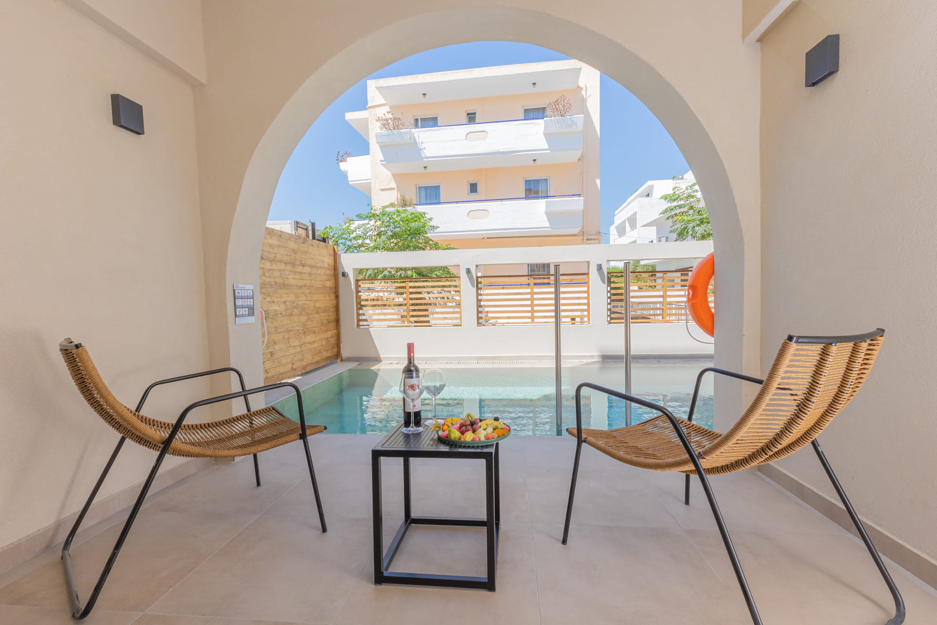 Junior Suite Garden View with Sharing Pool