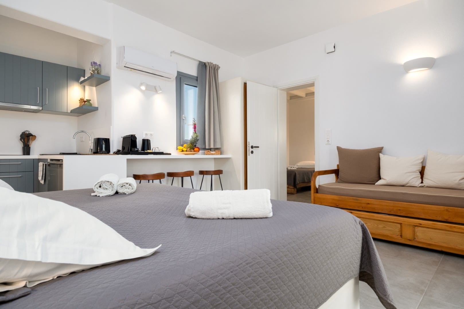 Anemones Studios & Suites - DELFAM - 2