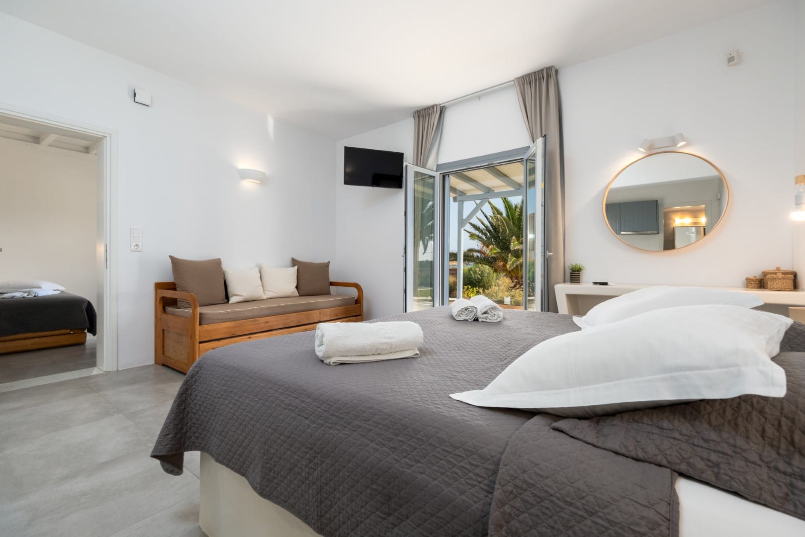 Anemones Studios & Suites - DELFAM - 7