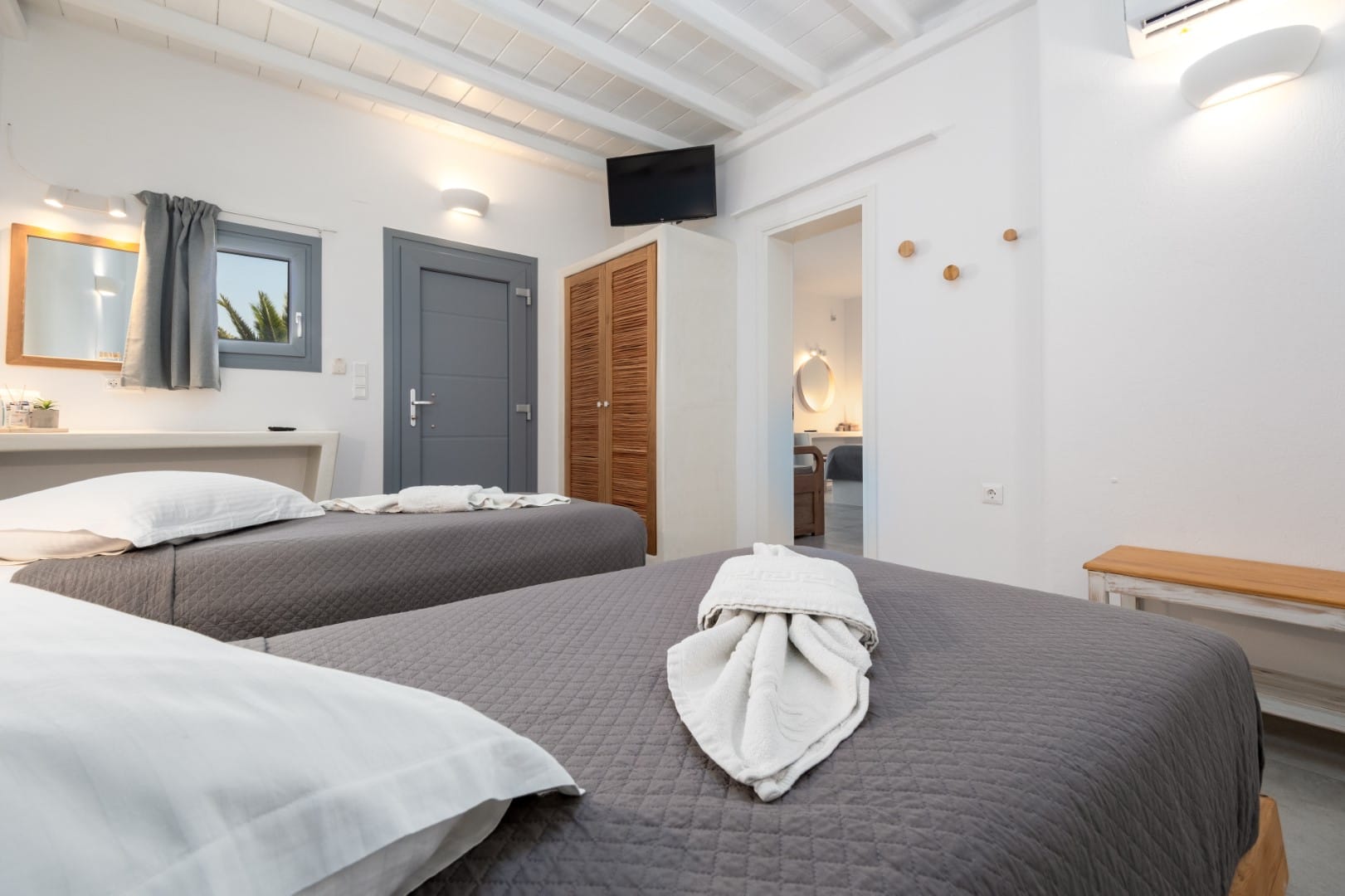 Anemones Studios & Suites - DELFAM - 11
