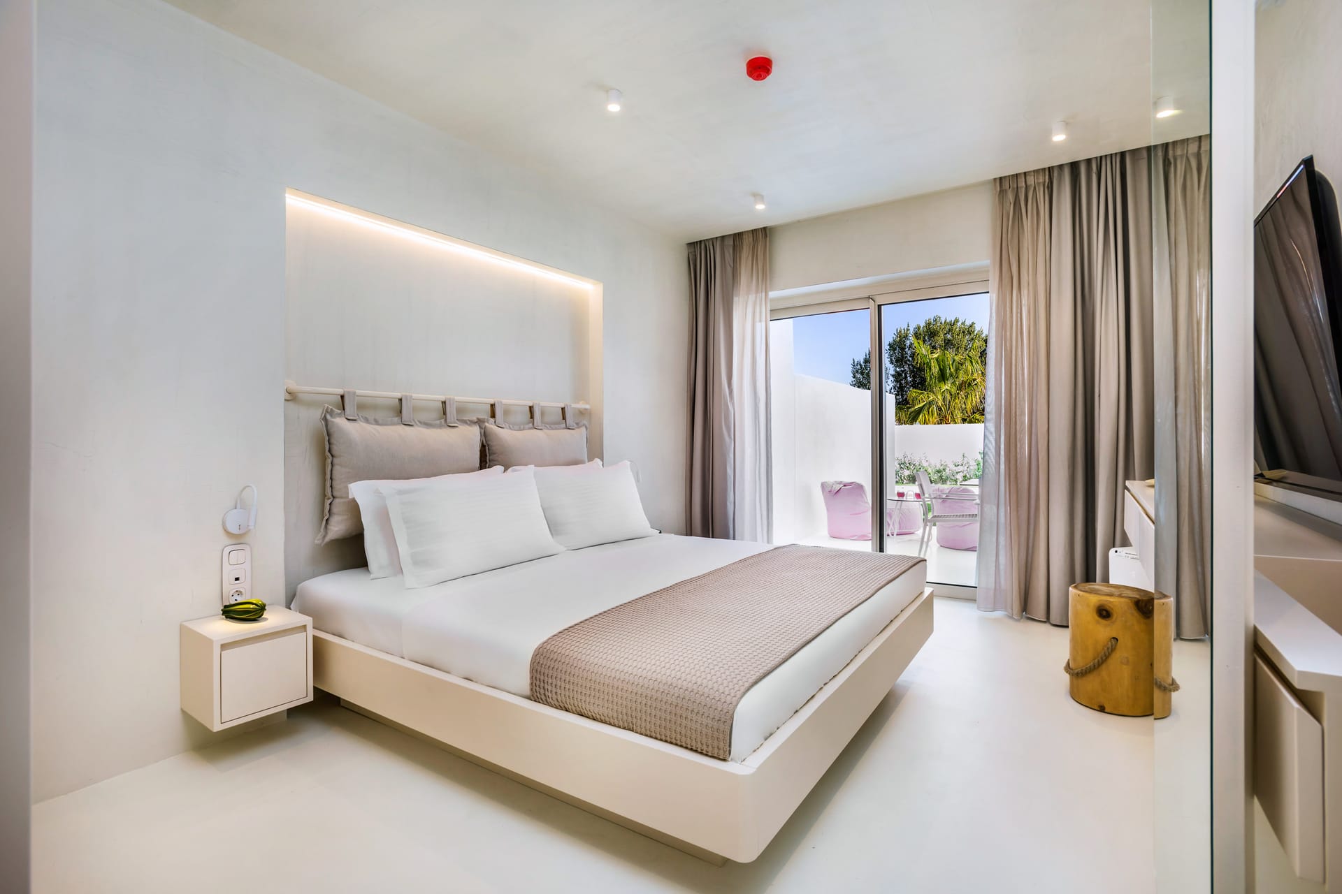 One-Bedroom Suite – Disability Access