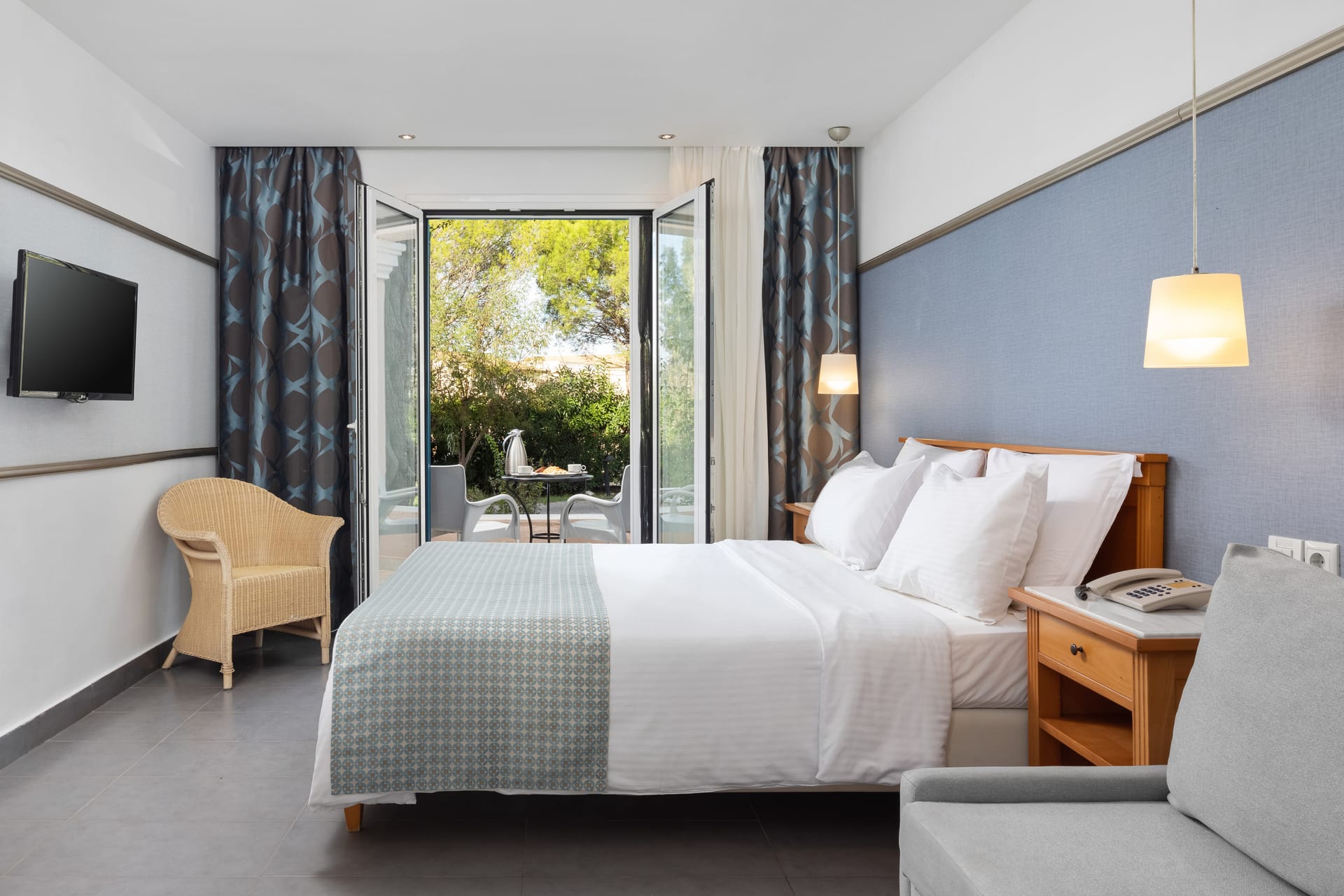 Quadruple with Garden View