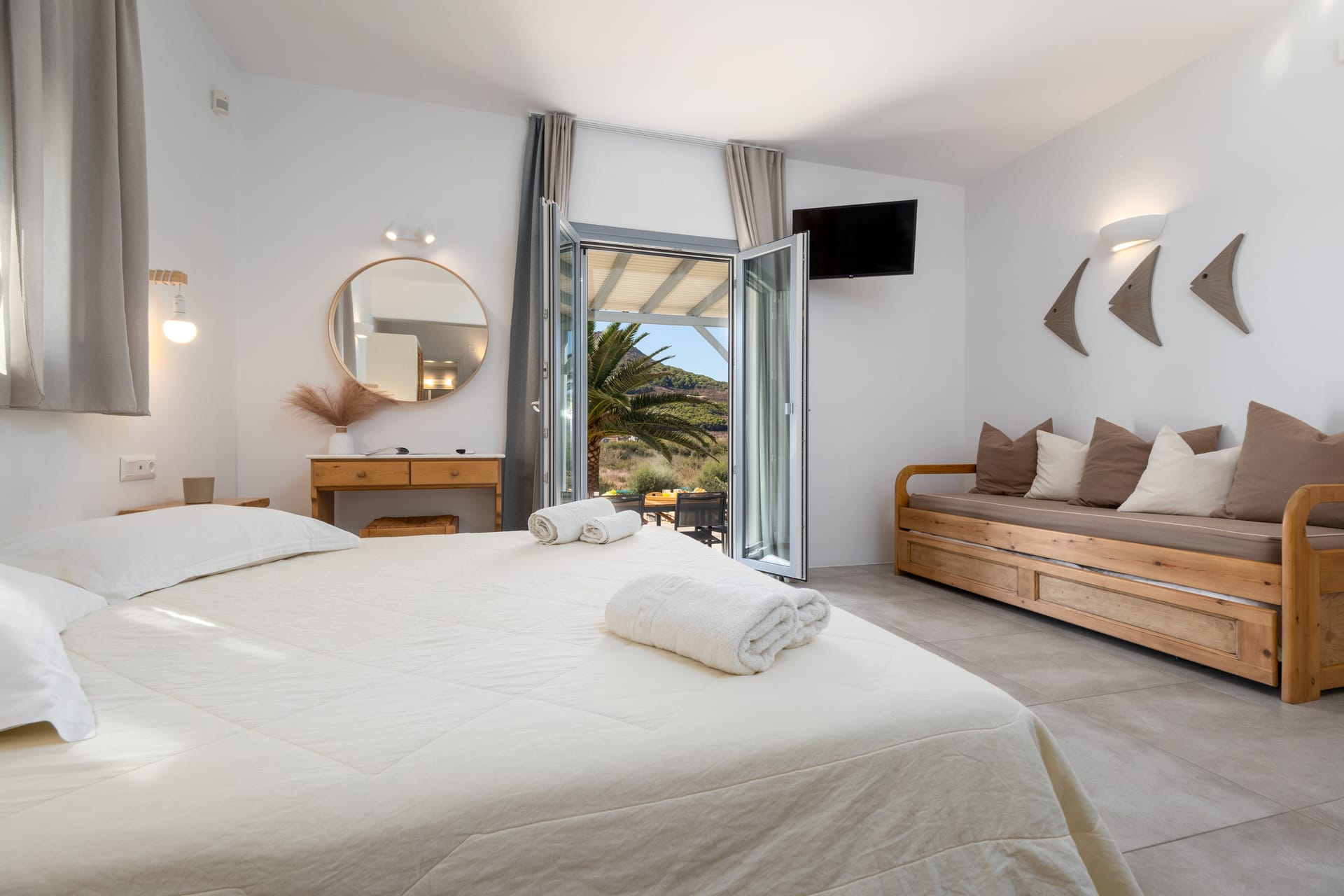 Family Studio (two bedrooms) with Sea View
