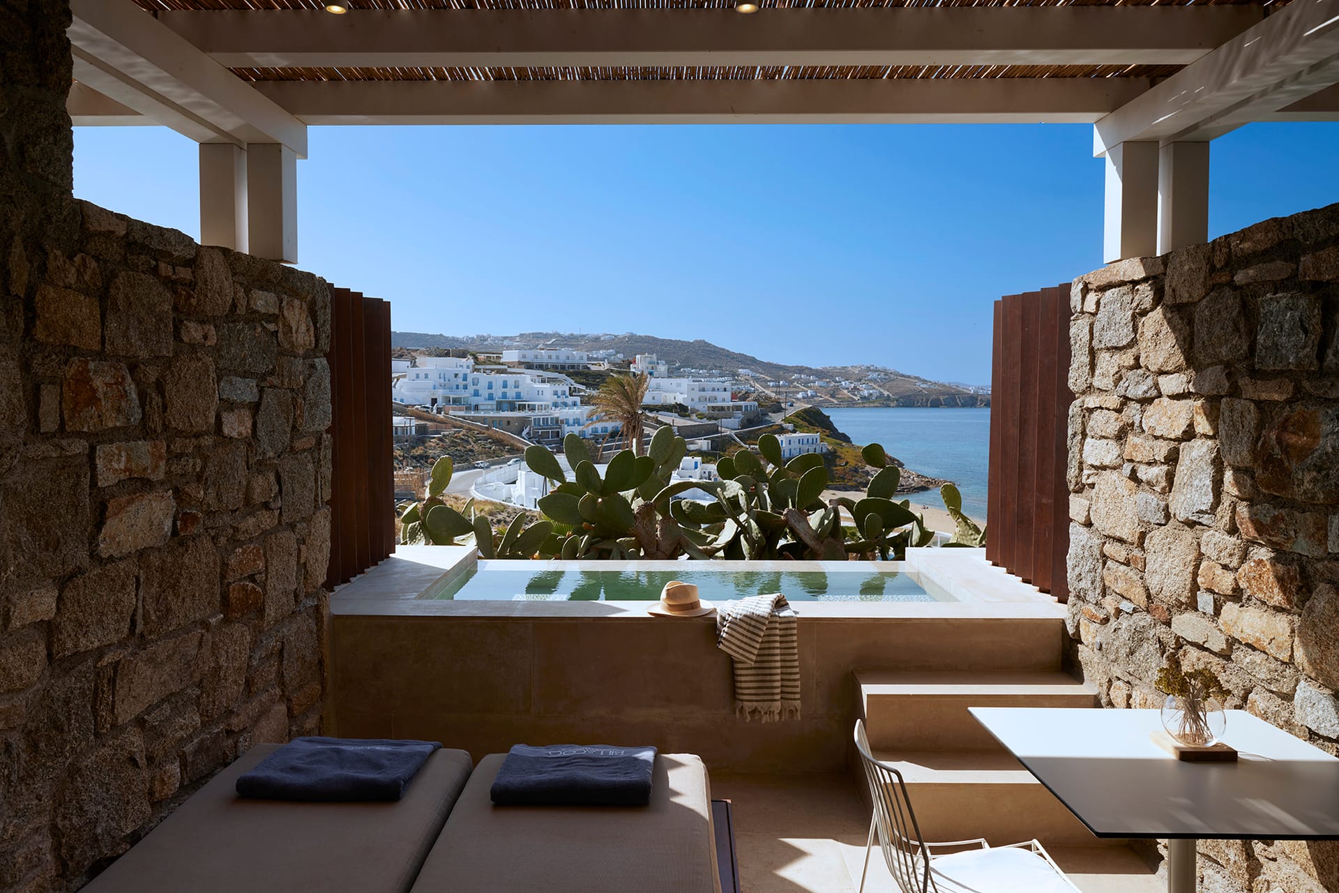 Bill&Coo Suite with Plunge Pool and Sea View
