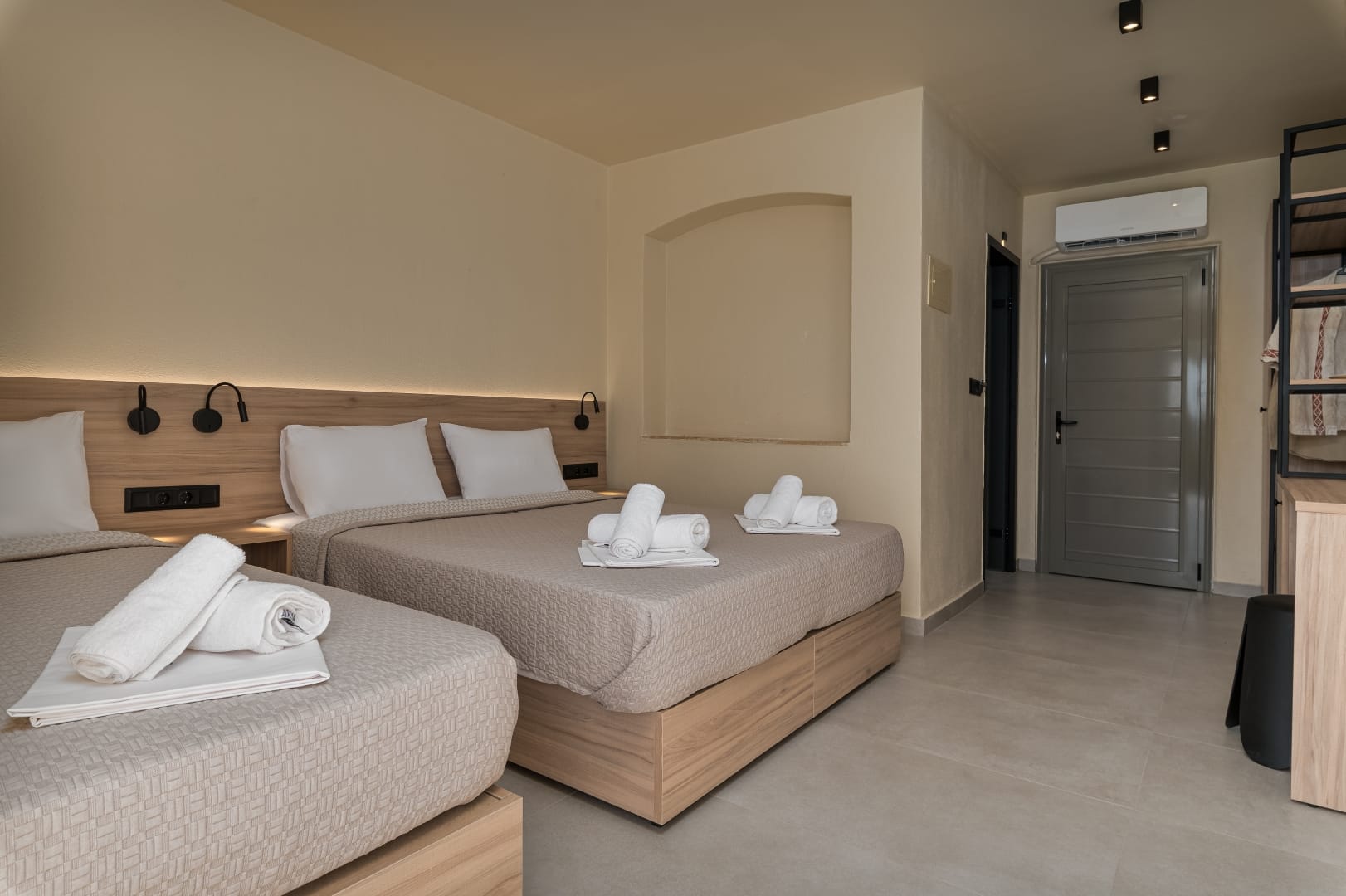 Arya Hotel - DDBL - 2