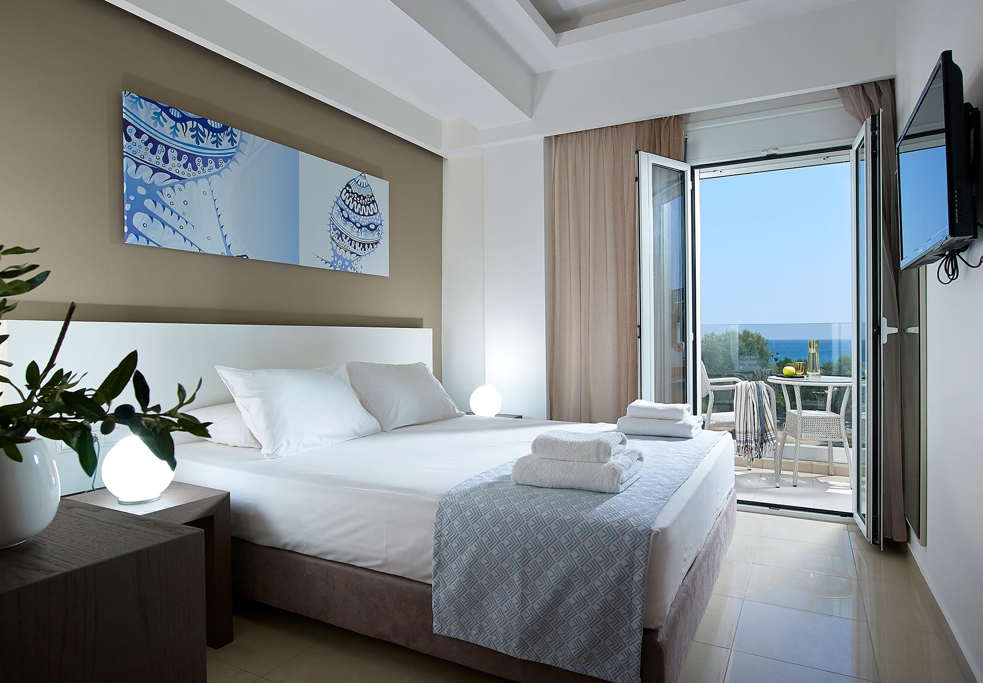 2 Bedroom Apartment with Balcony & Sea View