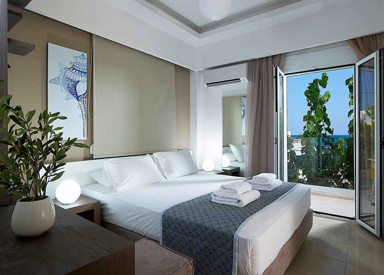 Studio Apartment with Sea View