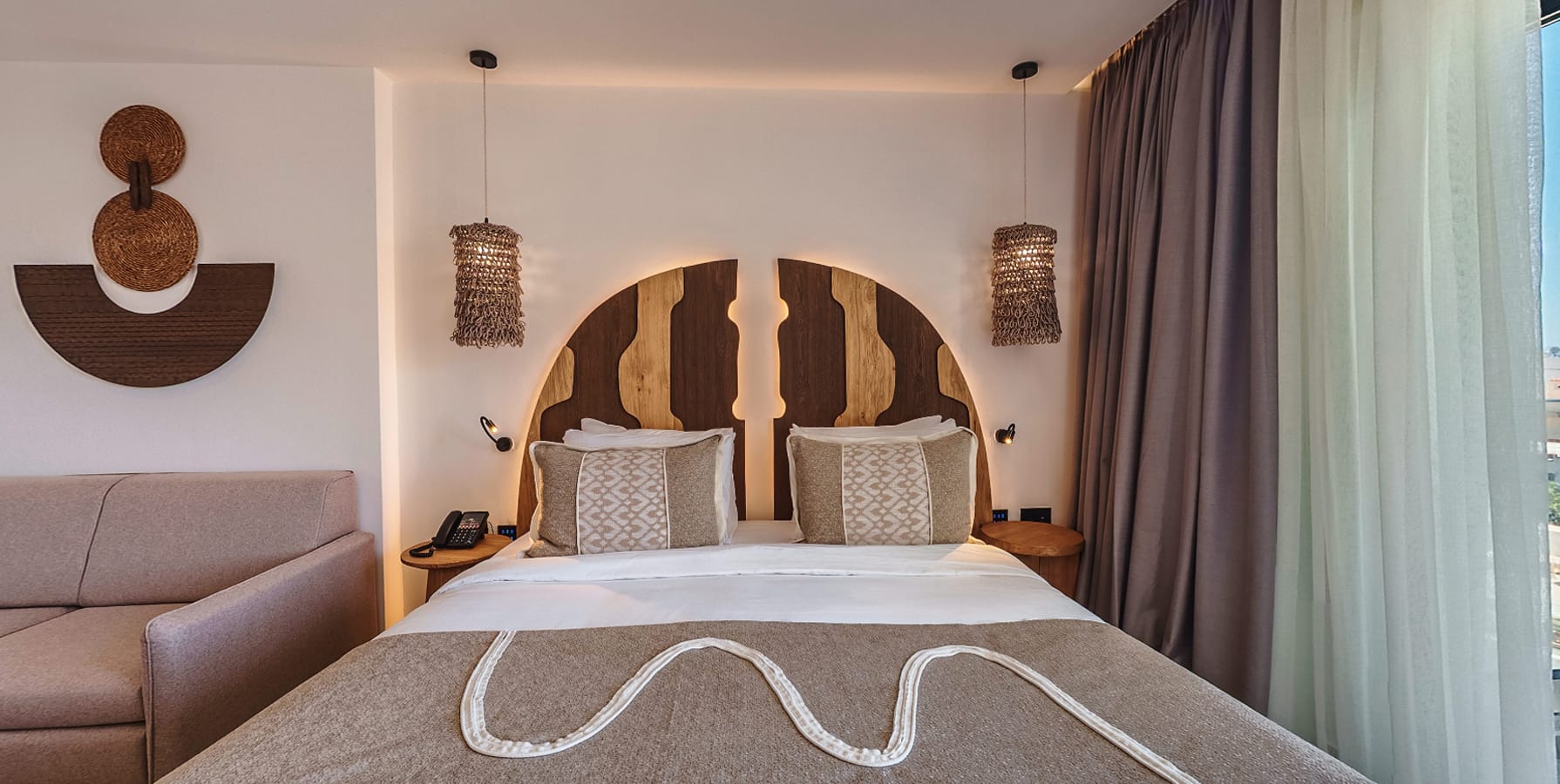 Deluxe Lifestyle Suite Pool / Direct Sea View