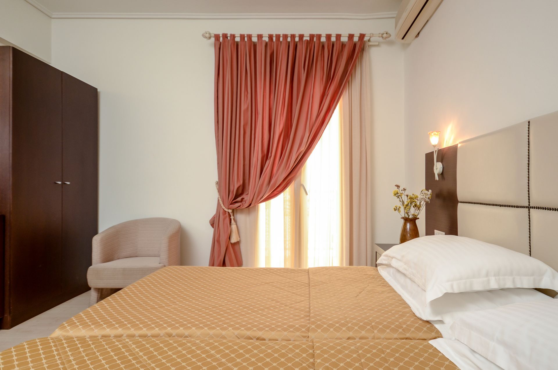 Economy Room