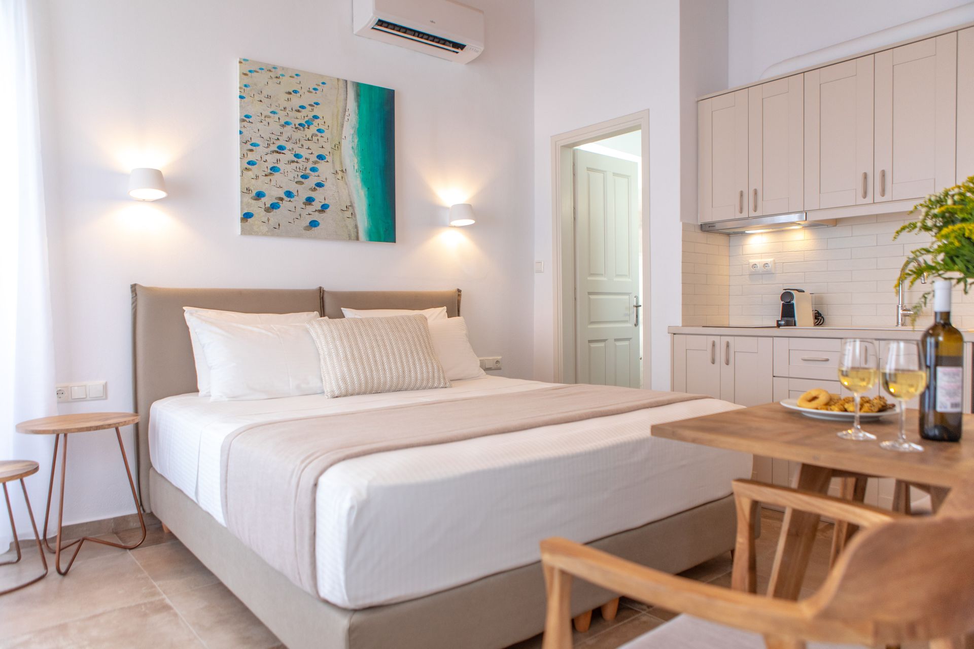 Standard Apartment (without balcony) – King Bed