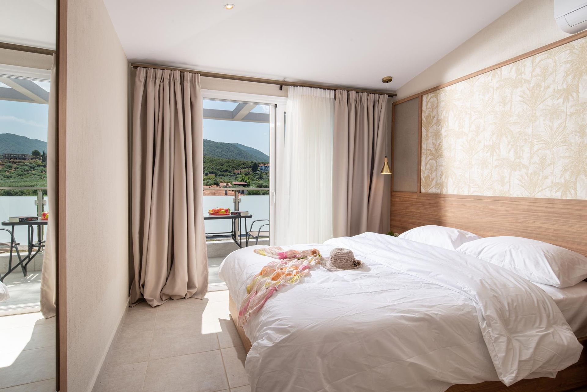Upper Floor Suite
