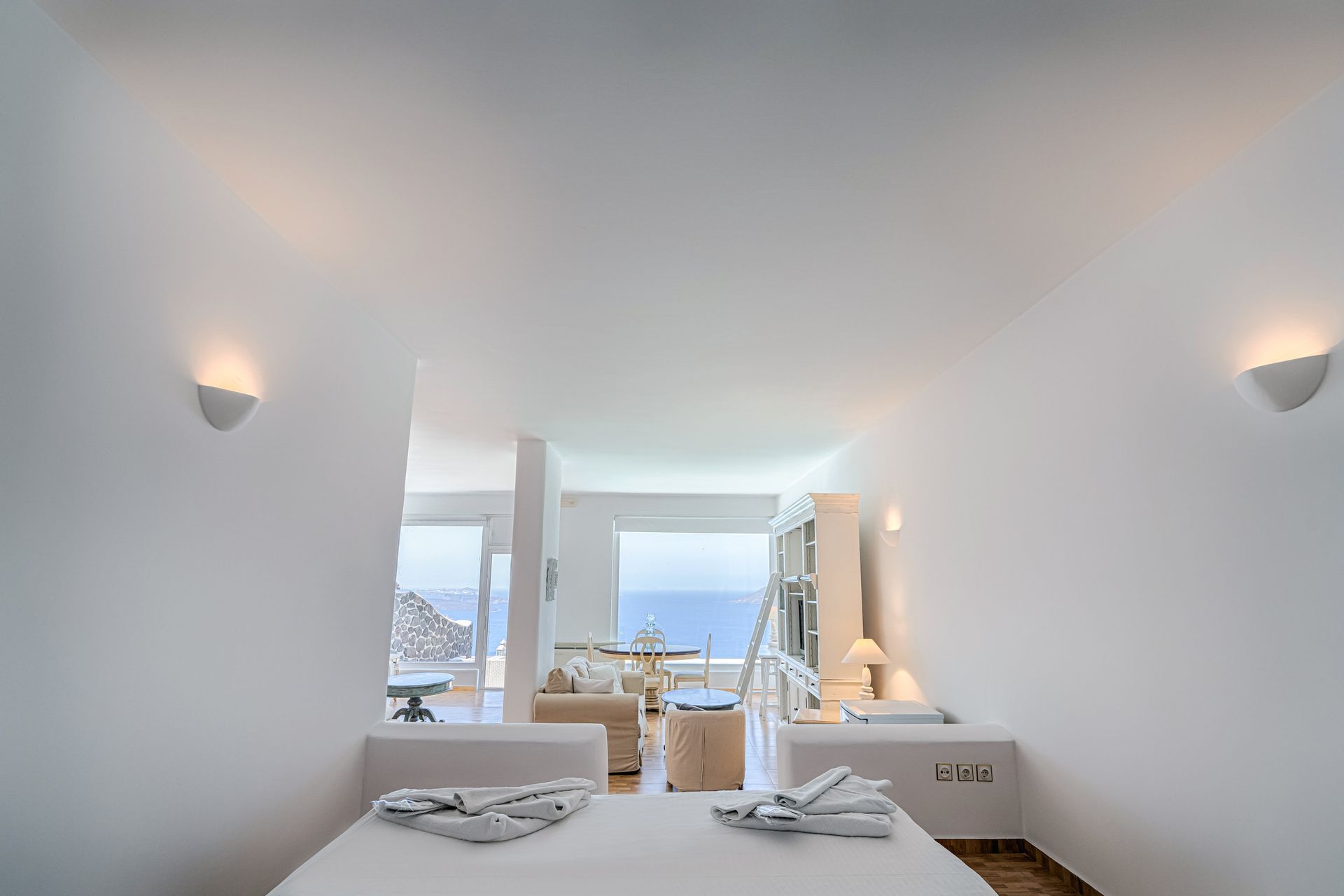 CSky Hotel Santorini - EXECVI - 16