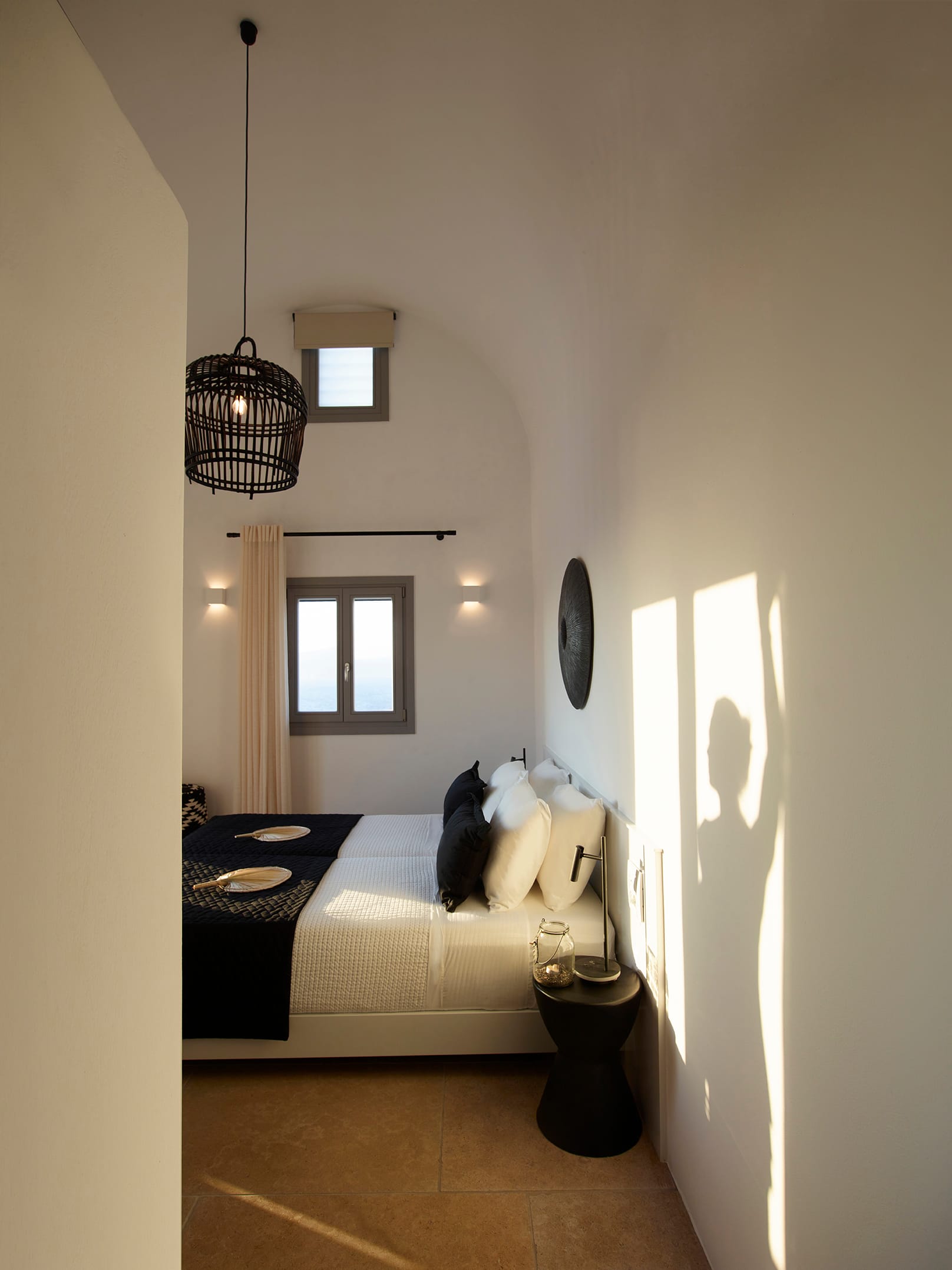 GRAND SUITE WITH OUTDOOR HEATED JACUZZI & BALCONY