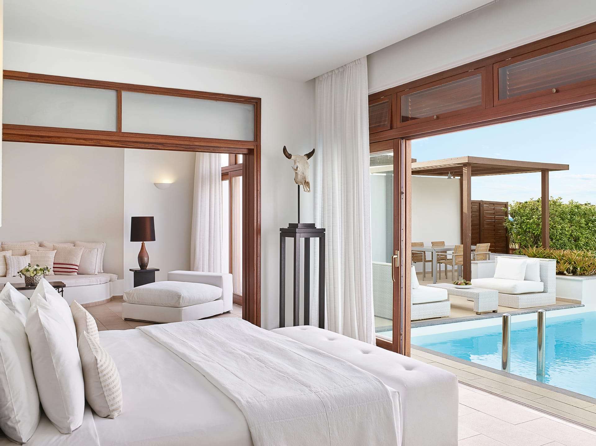 6 Bedroom Waterfront Villa