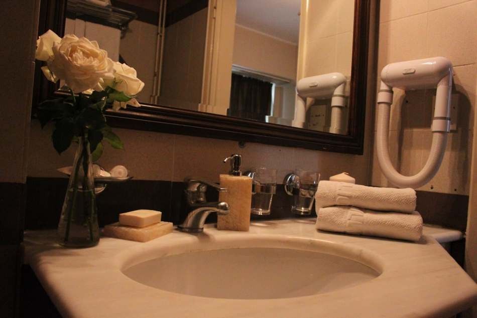 Achillion Hotel Athens