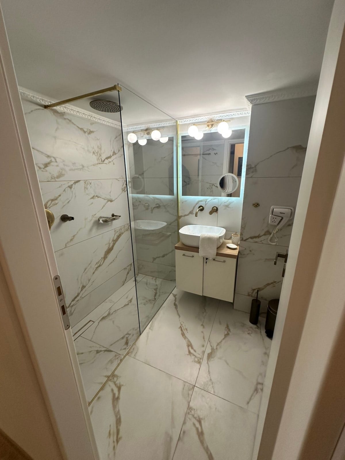 Acropolis Divine Apartments