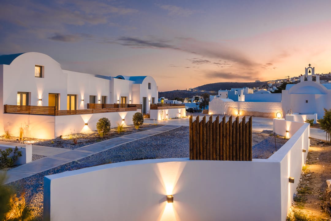 Acro Caldo Suites