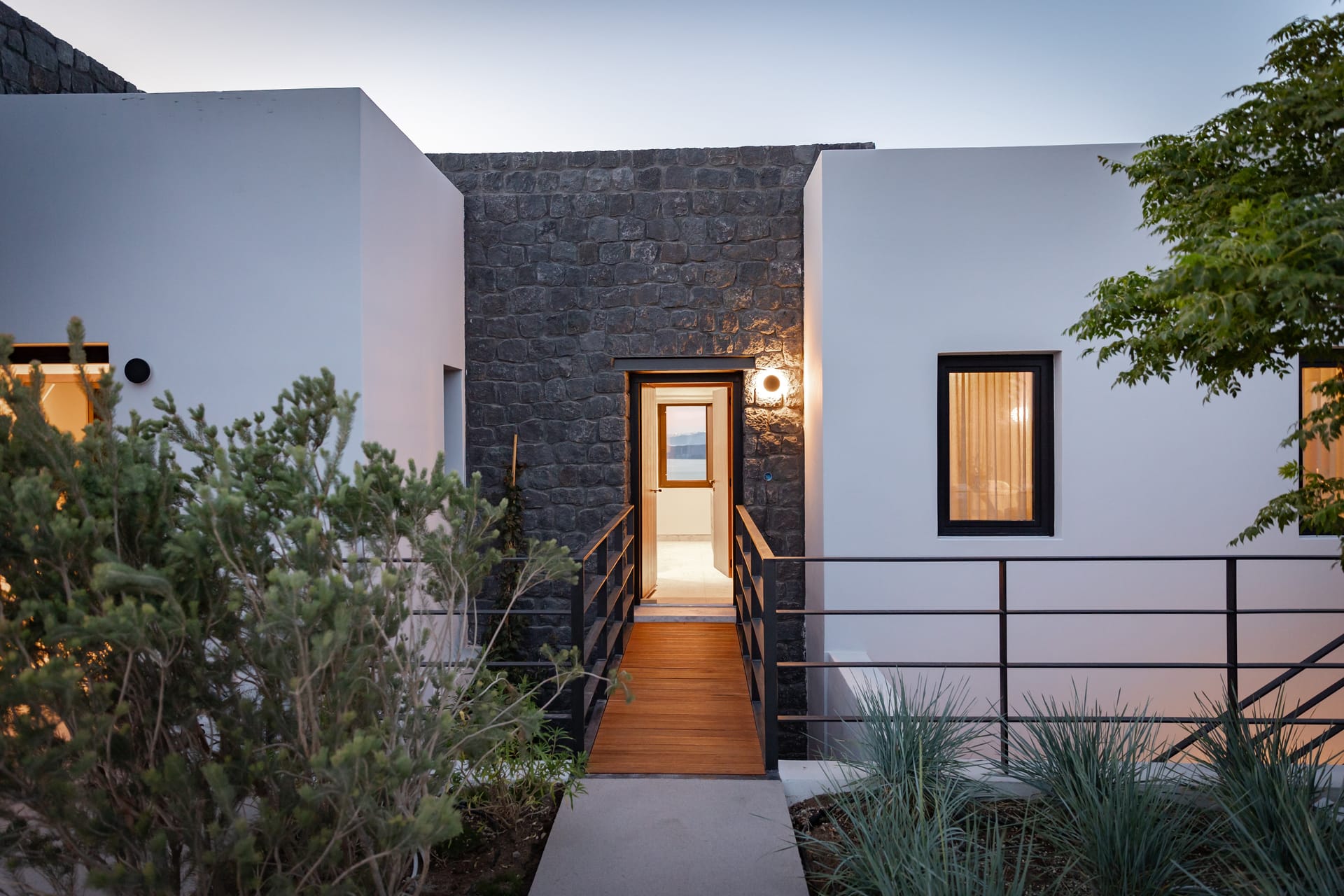 Aernia Suites & Art
