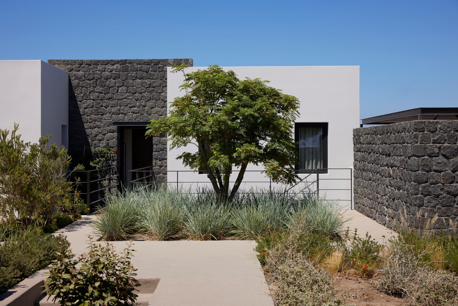 Aernia Suites & Art