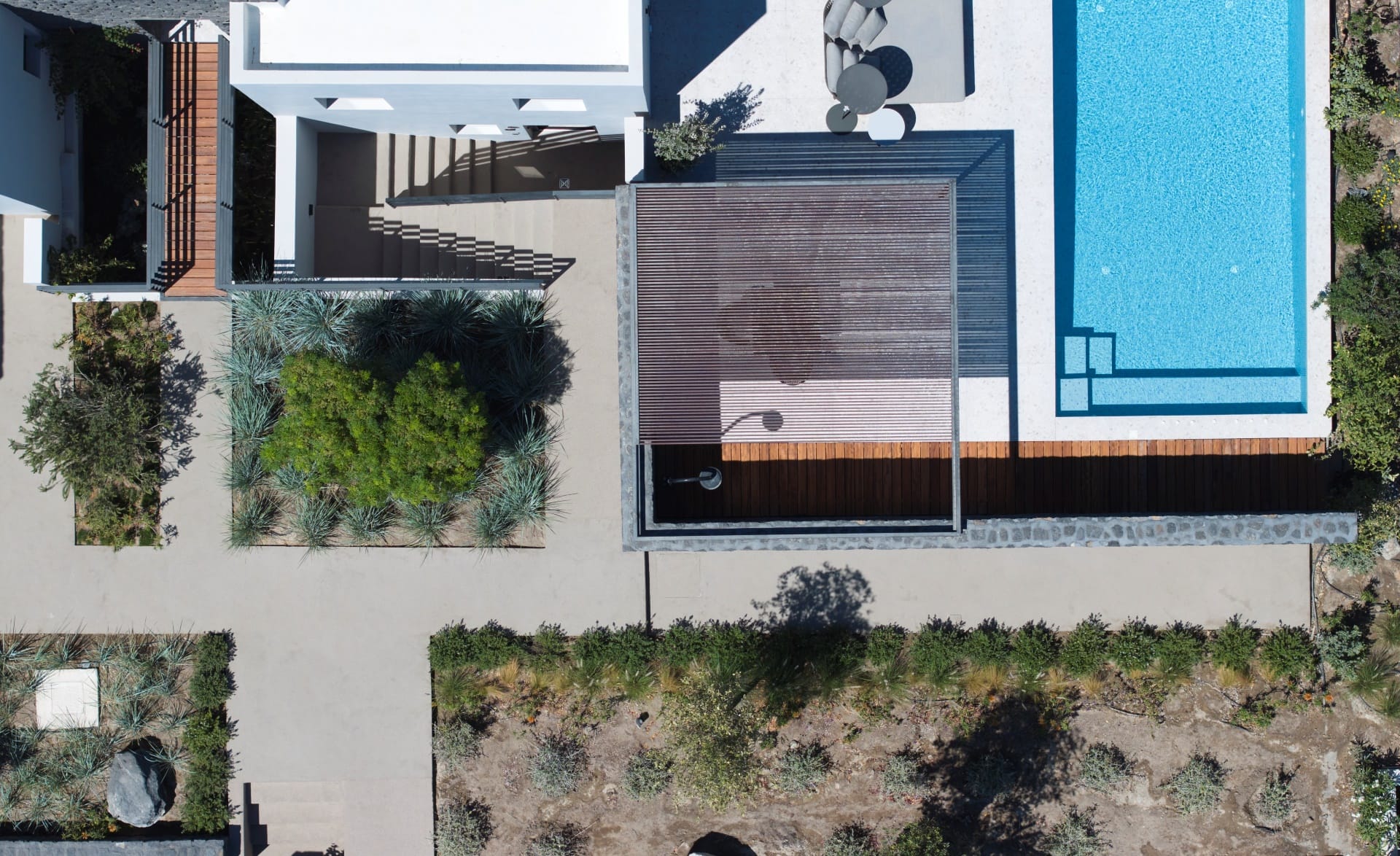 Aernia Suites & Art