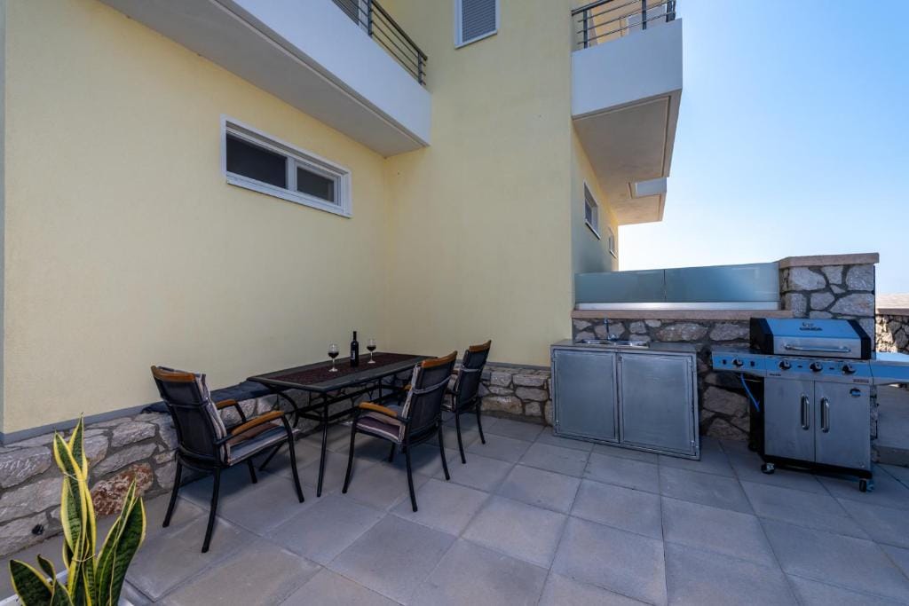 Agnanti Sea View Villa