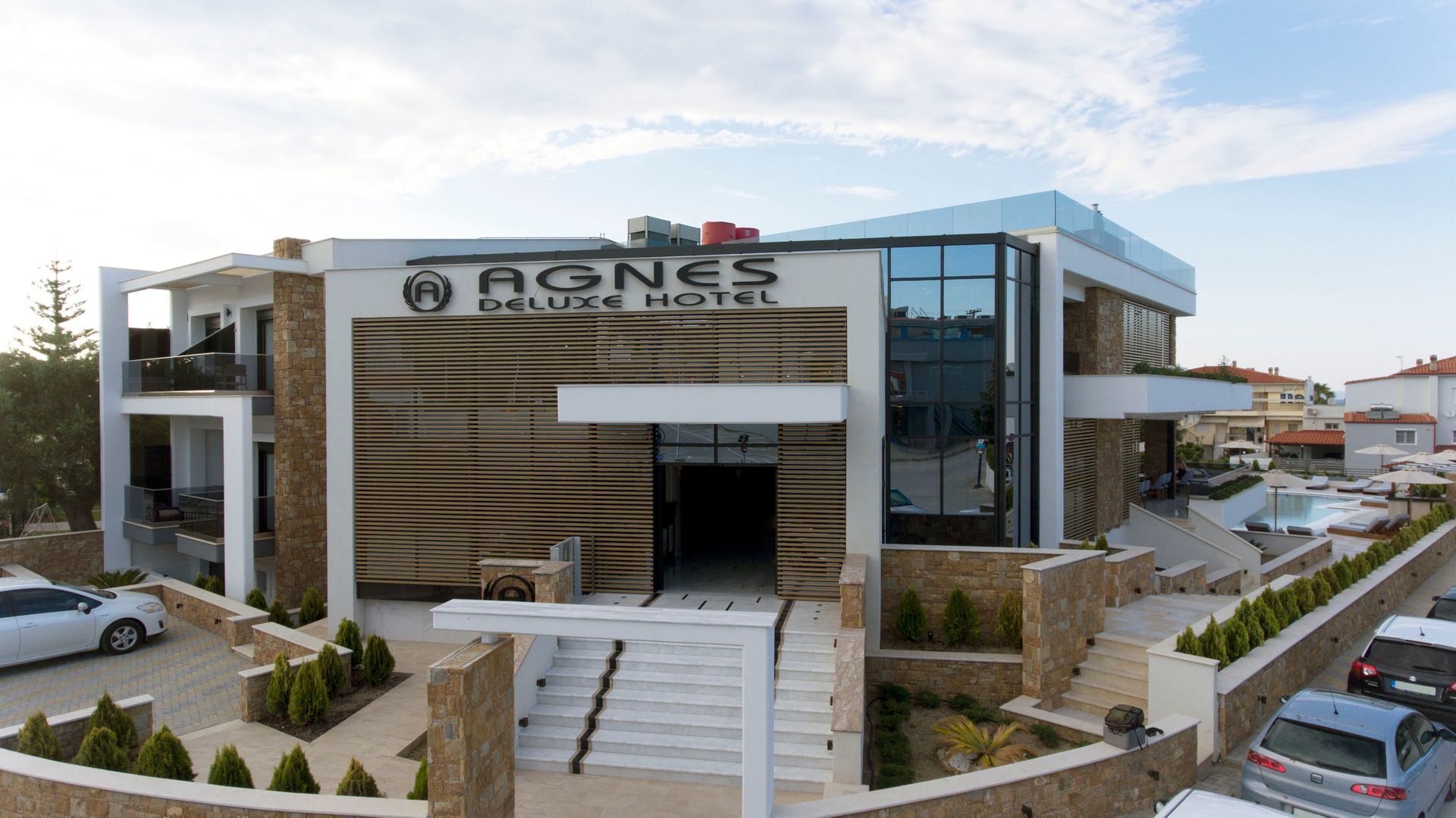 Agnes Deluxe Hotel