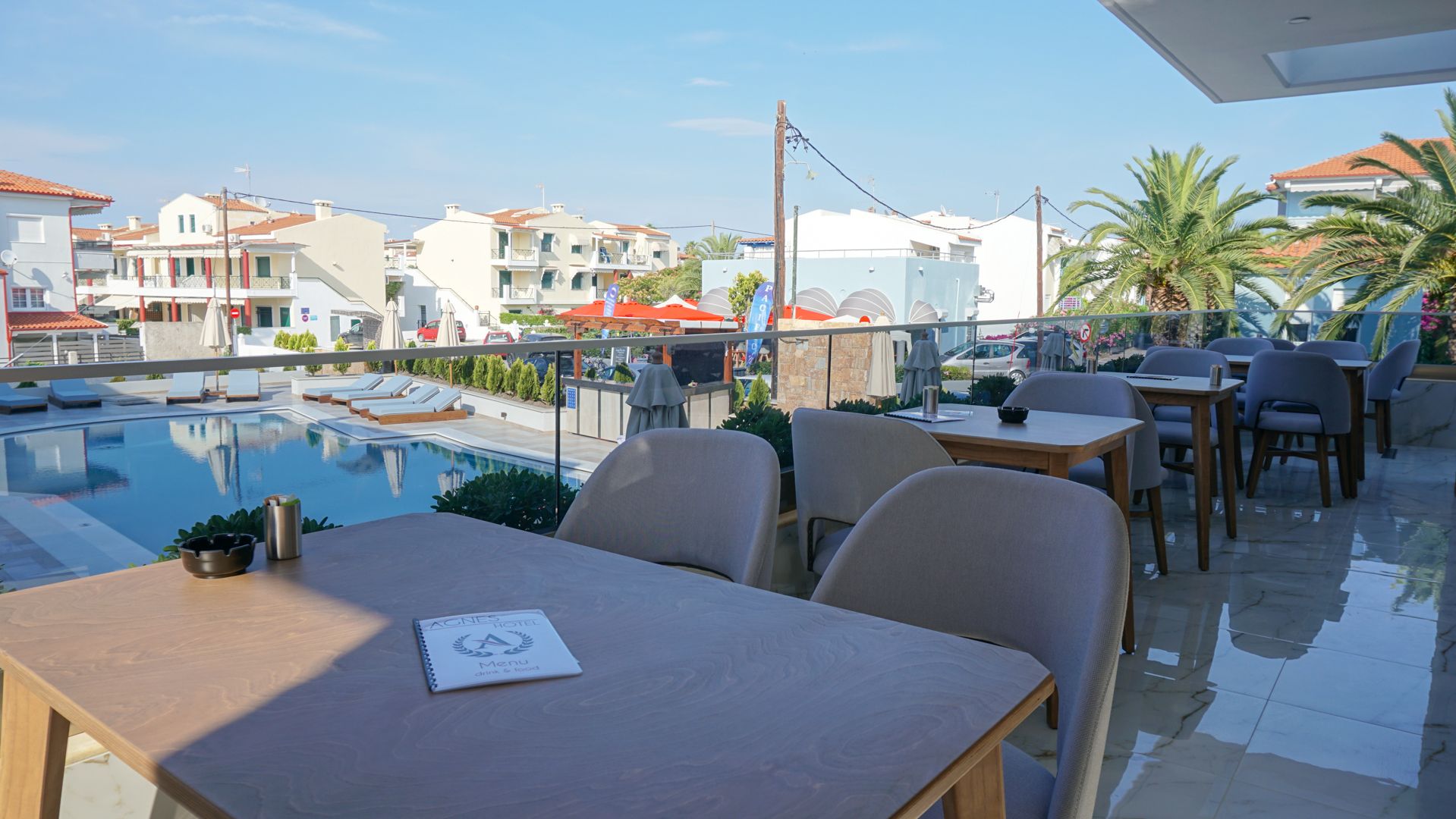 Agnes Deluxe Hotel