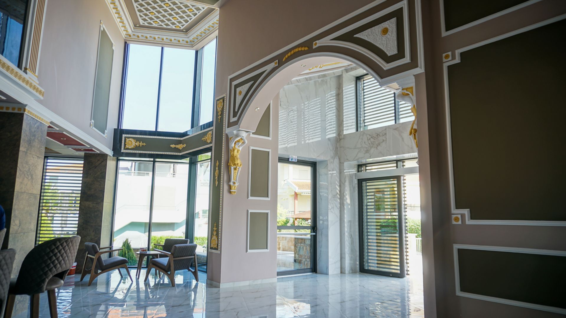 Agnes Deluxe Hotel
