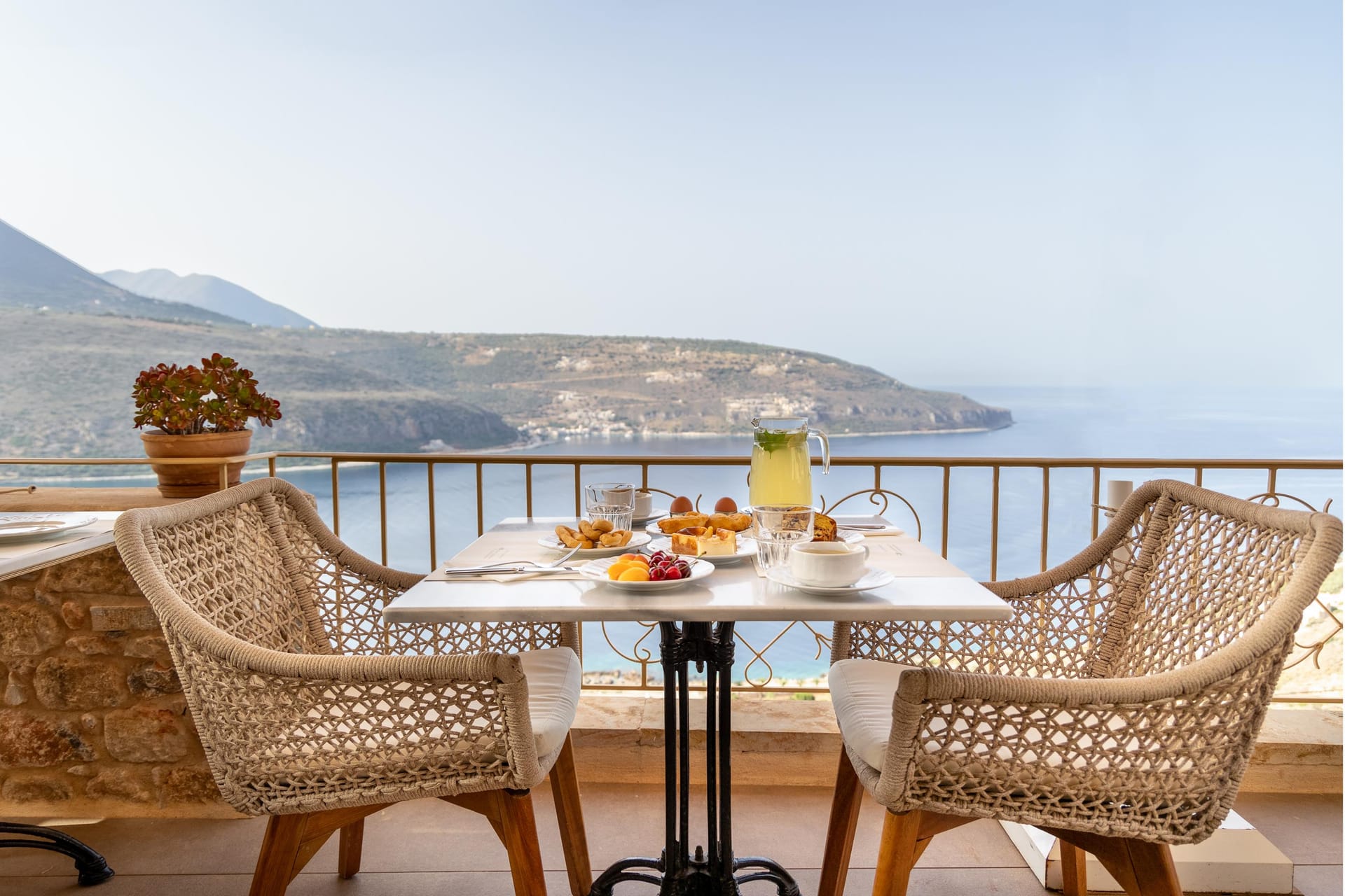 Akrolithi Guesthouse