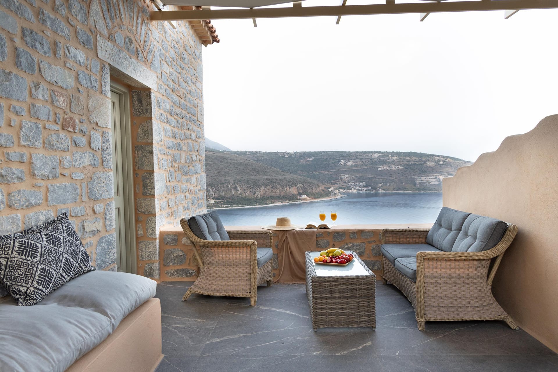 Akrolithi Guesthouse
