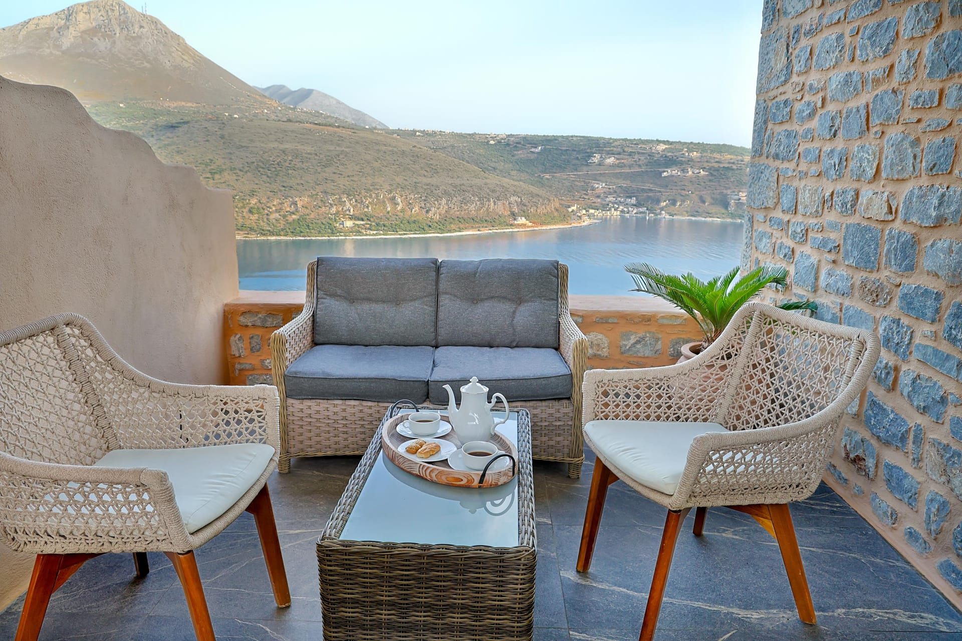 Akrolithi Guesthouse