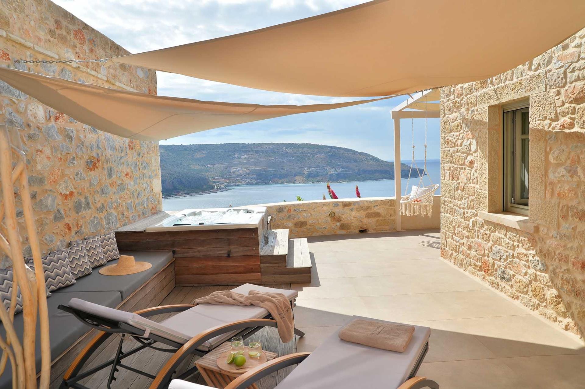 Akrolithi Boutique Hotel