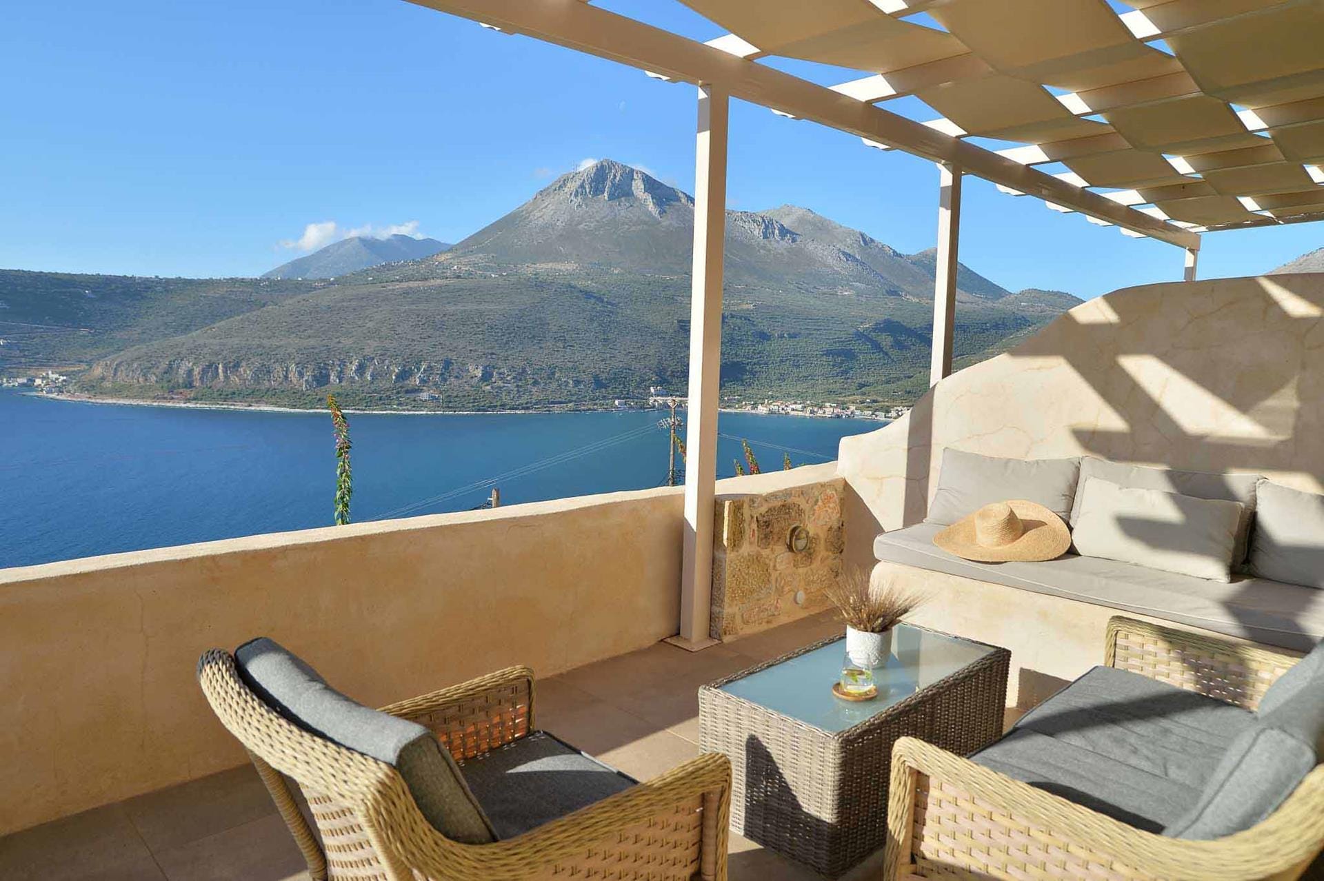 Akrolithi Boutique Hotel