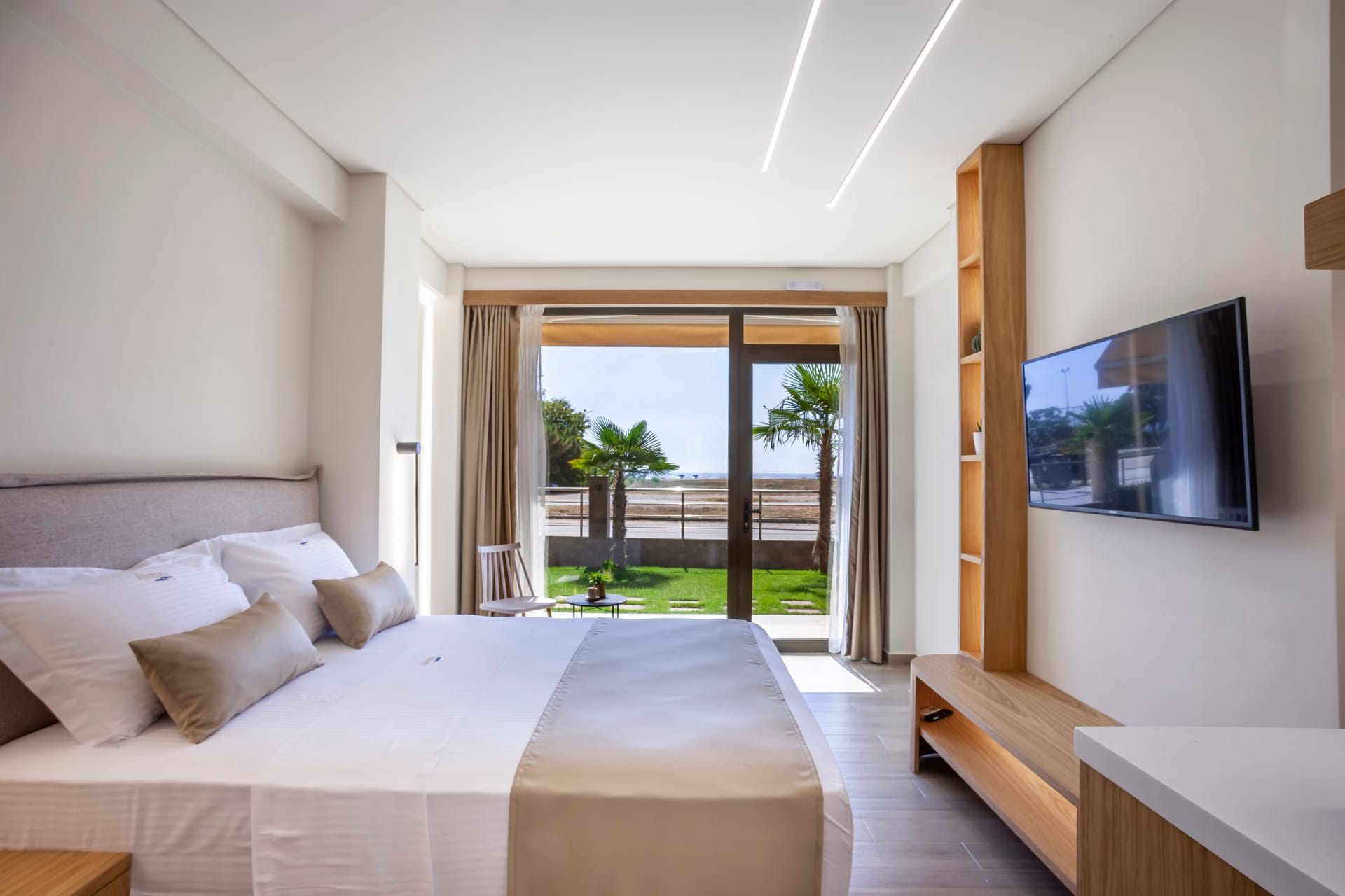Aliston Deluxe Living – Adults Only